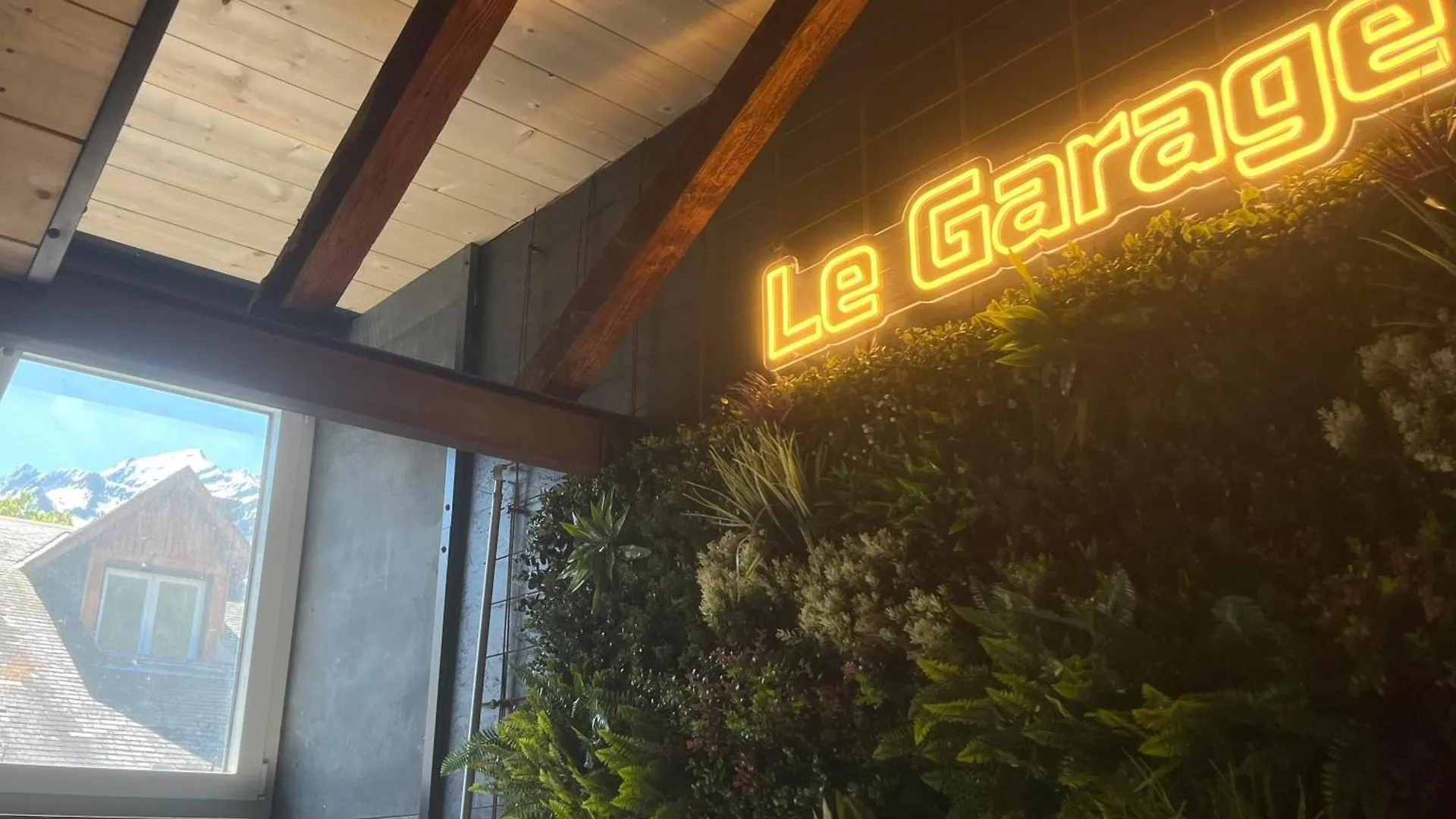 吕兹-圣索沃尔Le Garage公寓 公寓 吕兹-圣索沃尔
